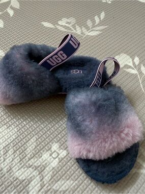 UGG Navy and Pink Shearling Slide with Branded Strap Toddler Size 10